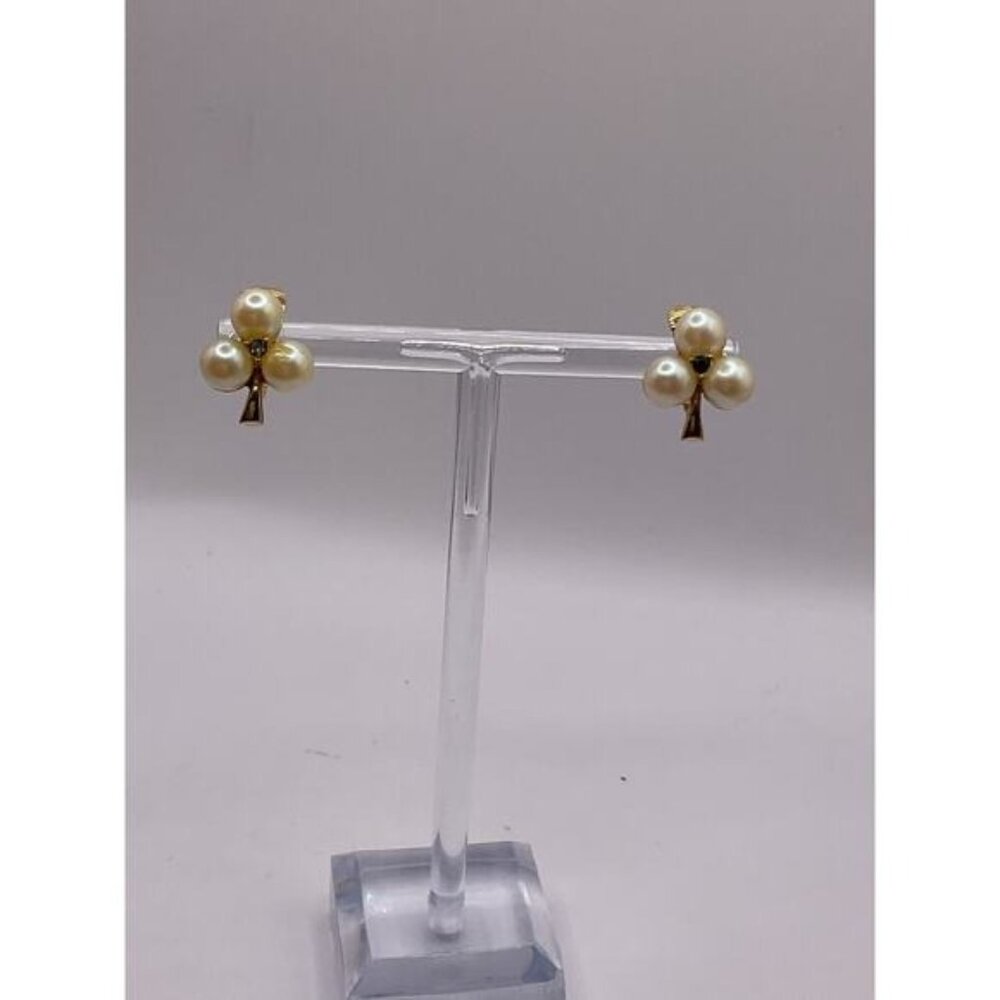 Vintage Gold Tone Clip-On Earrings With Faux Pearl Cluster